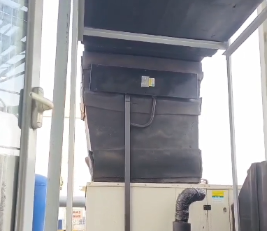 Air conditioning duct auxiliary heating 