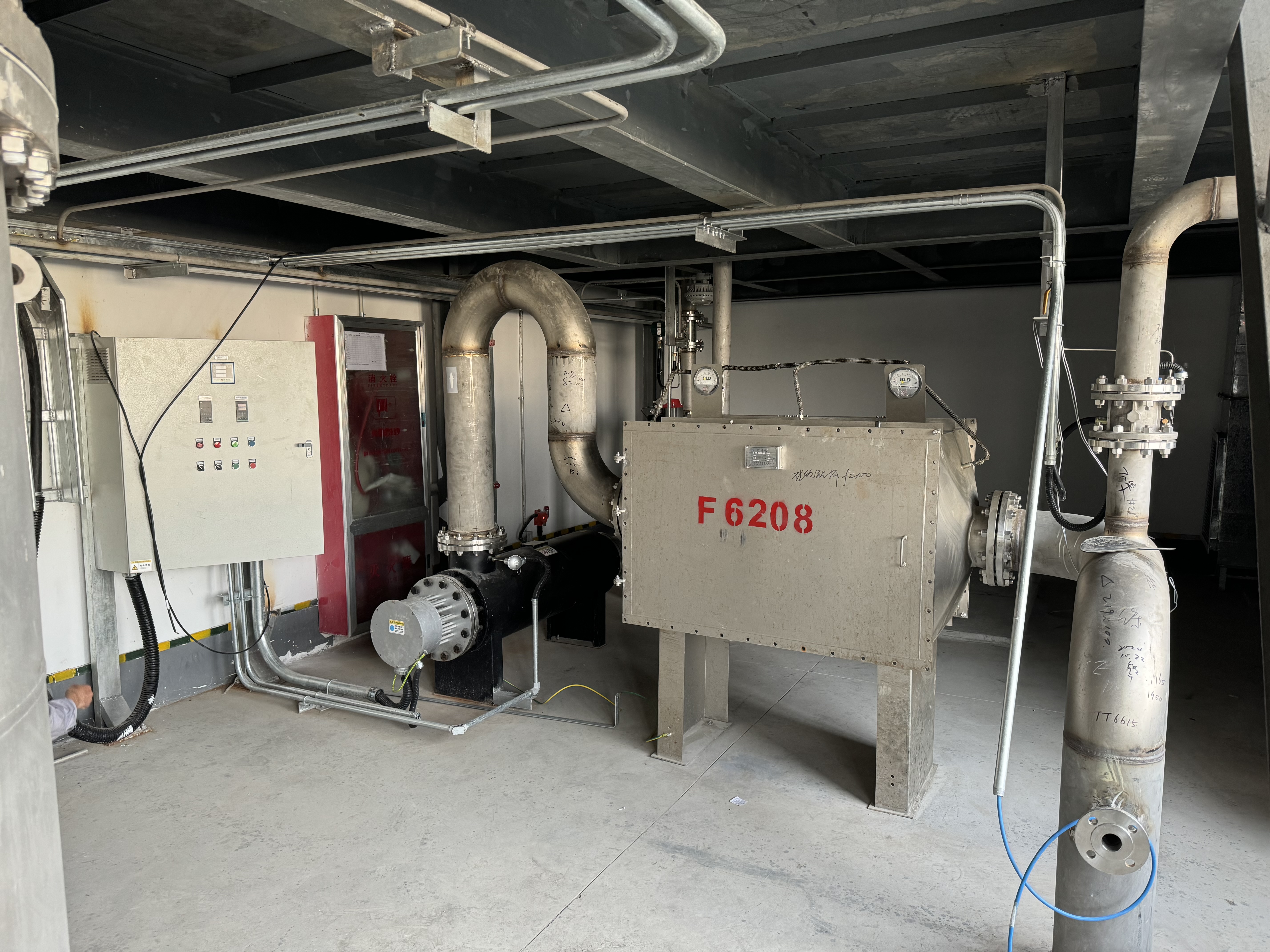 Flue gas pipeline heater