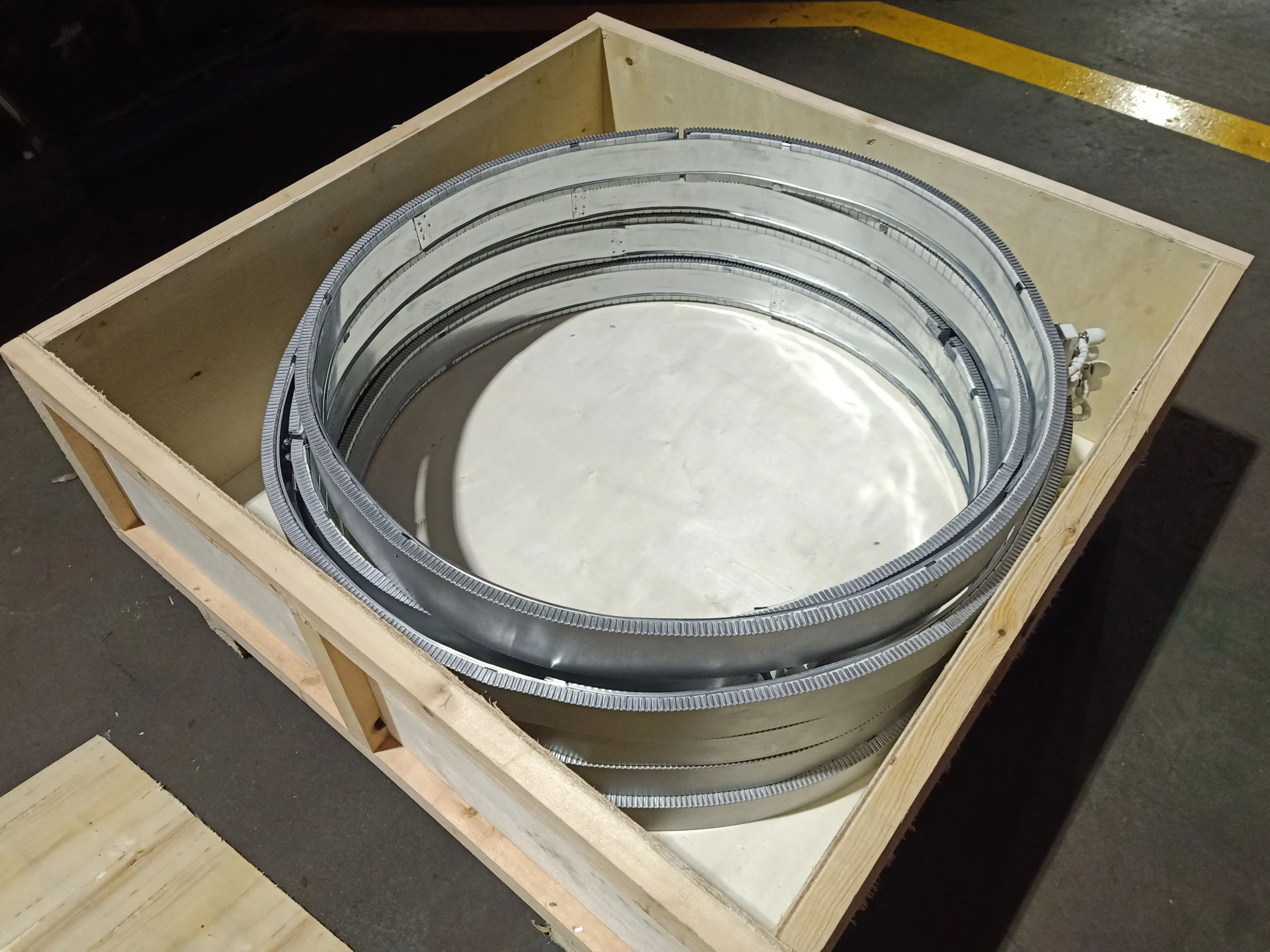 Which is better, ceramic band heater or mica band heater?