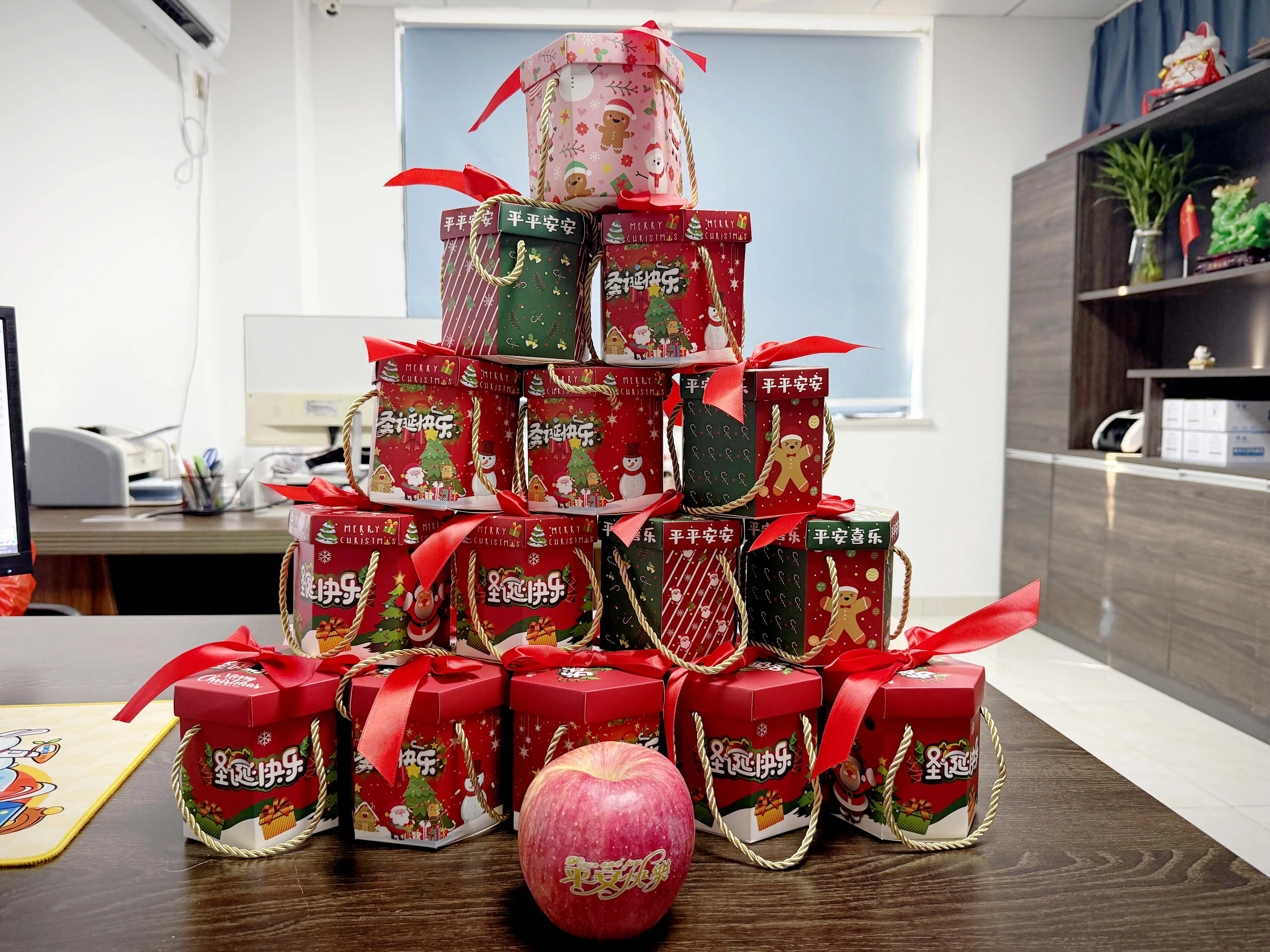 Jiangsu Yanyan Industries Co., Ltd. wishes you a happy Christmas