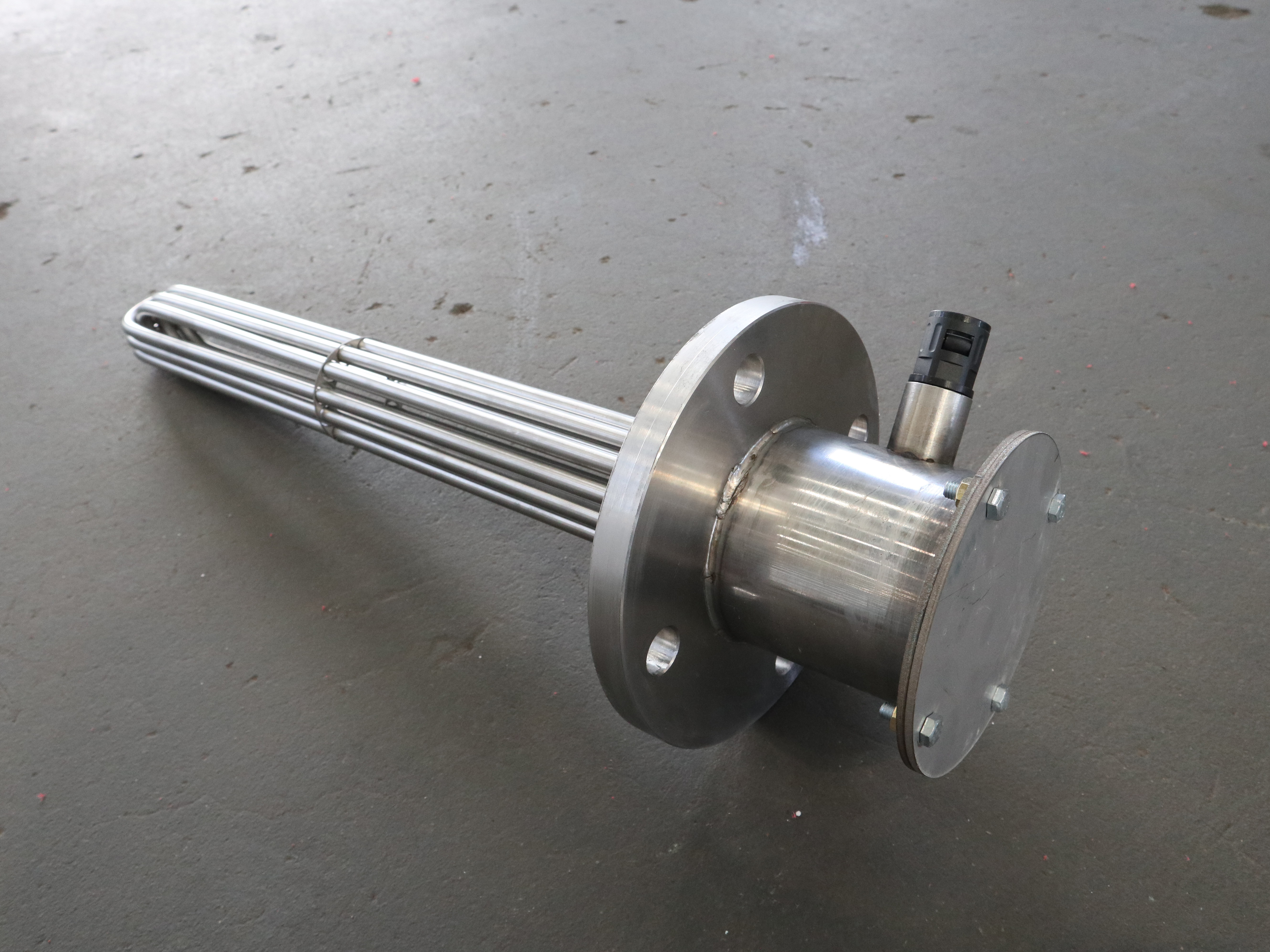 Custom flange heating tube